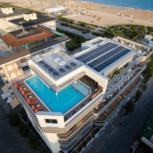 Piscina panoramica a Bibione: il tuo hotel con piscina per bambini